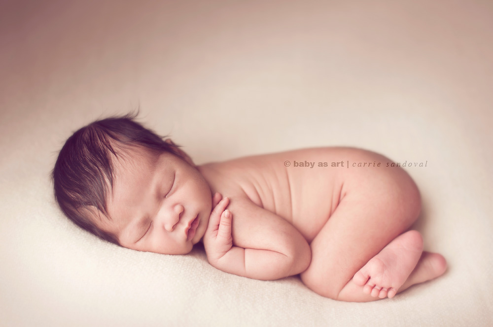 newborn baby photographer - Carrie Sandoval. Newborn baby photographer
